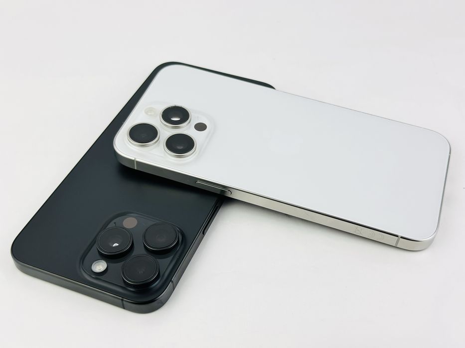 Apple iPhone 15 Pro Max 256GB Black / White Перфектен! Гаранция!