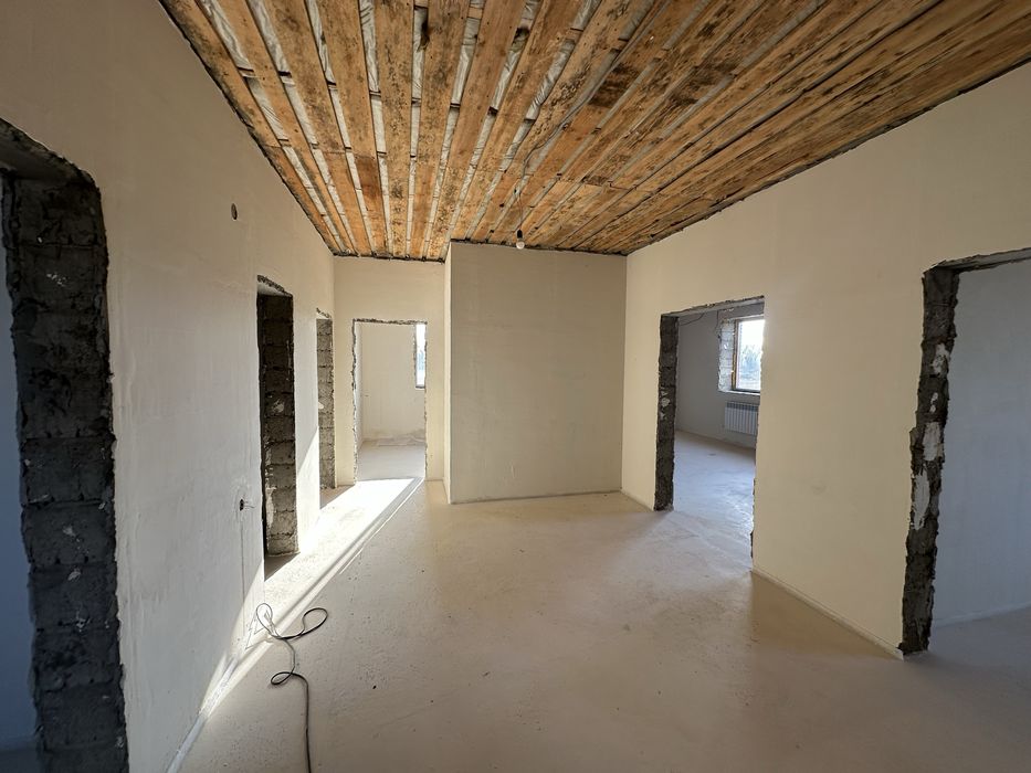 Продаётся дом 12×14 м! Стены: керамзитоблок + облицовочный кирпич.