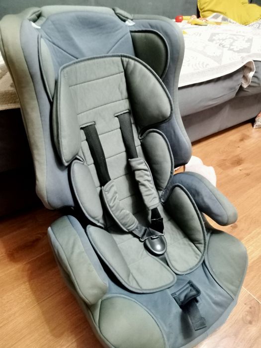 Детское автомобильное кресло
