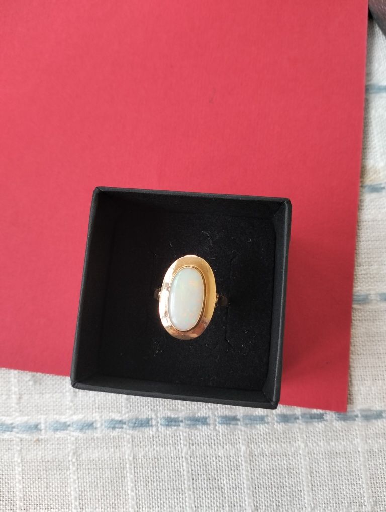 Inel vintage 14k (585) cu opal