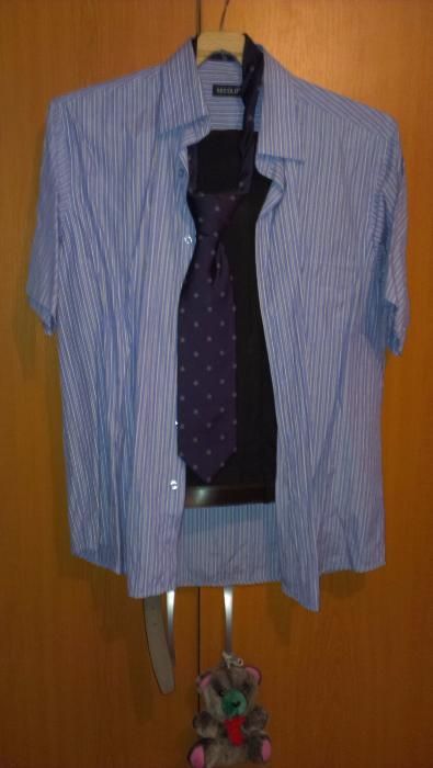 Vand Costum de Mire, 2 camasi si 1 cravata + husa.