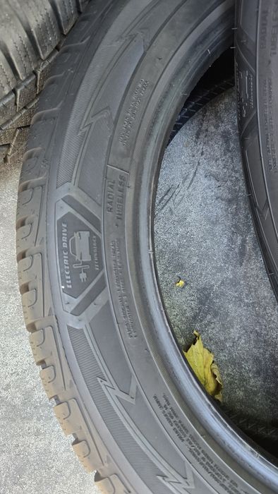 2 anvelope iarnă Goodyear 195/60/18 -transport gratuit