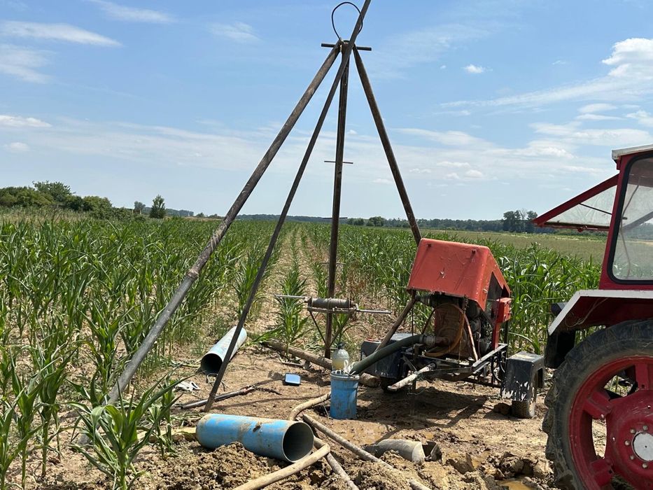 Foraje puturi mecanizate denisipari foraje  puturi apa