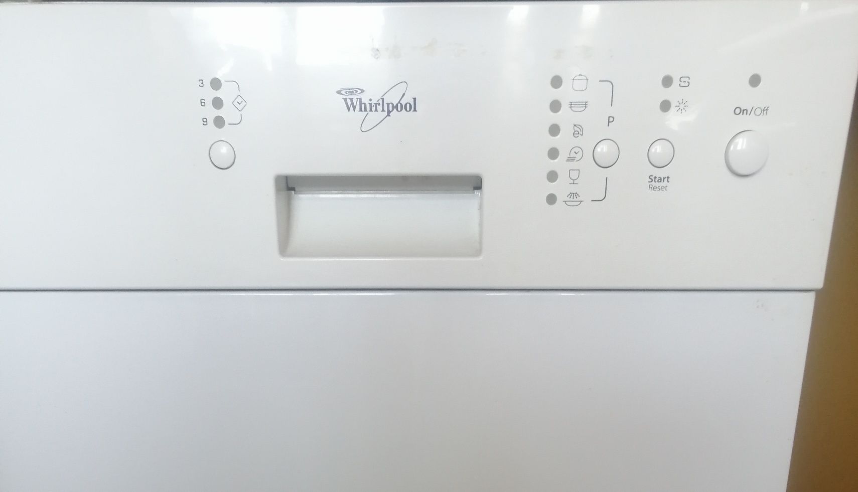 Посудомойка Whirlpool на запчастм