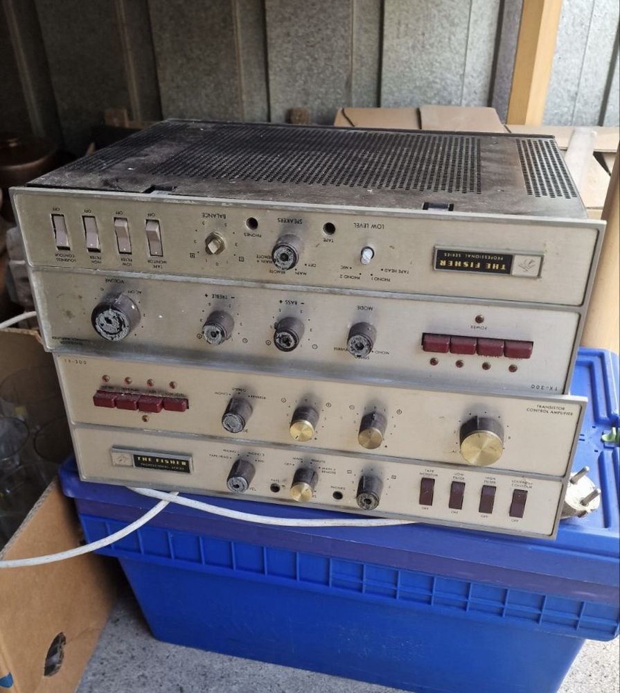 Усилватели Fisher TX-300