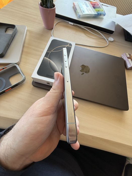 Vand iphone 16 pro max Garantie