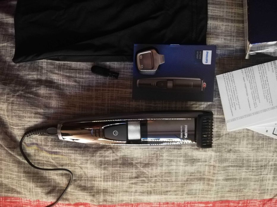 Trimmer barba Philips seria 9000 cu laser nou!