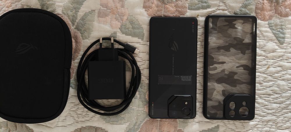 Asus Rog Phone 8  impecabil  ca nou