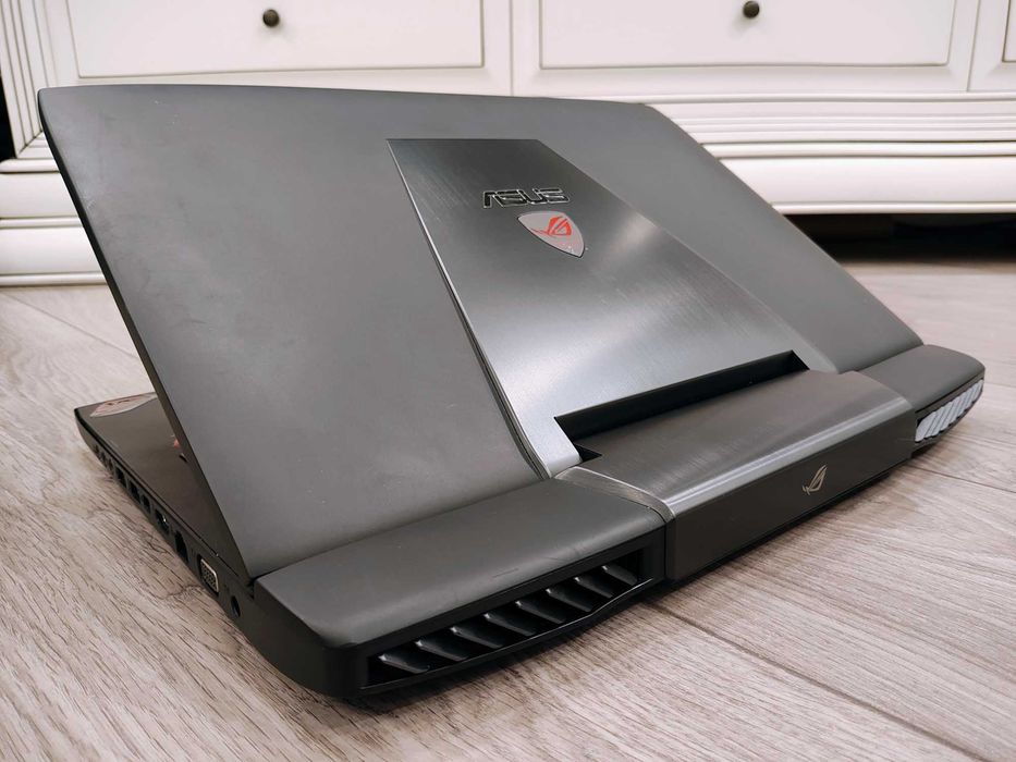 Laptop gaming Asus Rog, intel core i7 quad core , display de 17,3 inch