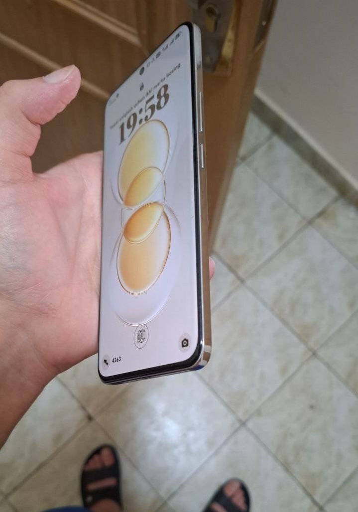 Honor 200 8+8 gb RAM, 256 gb ROM