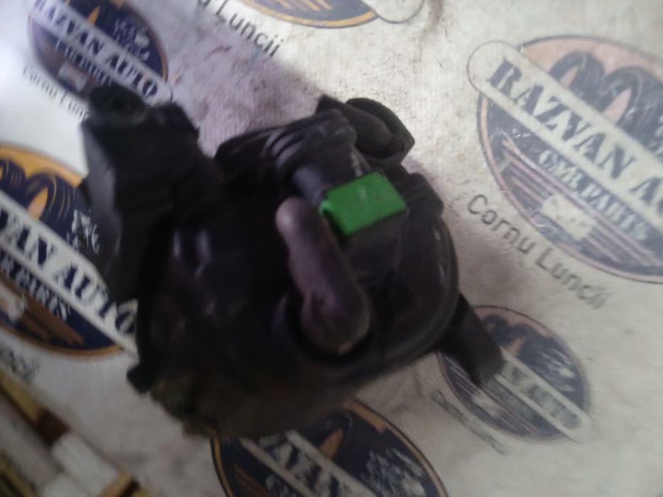 proiector stanga audi a4 b8 2012