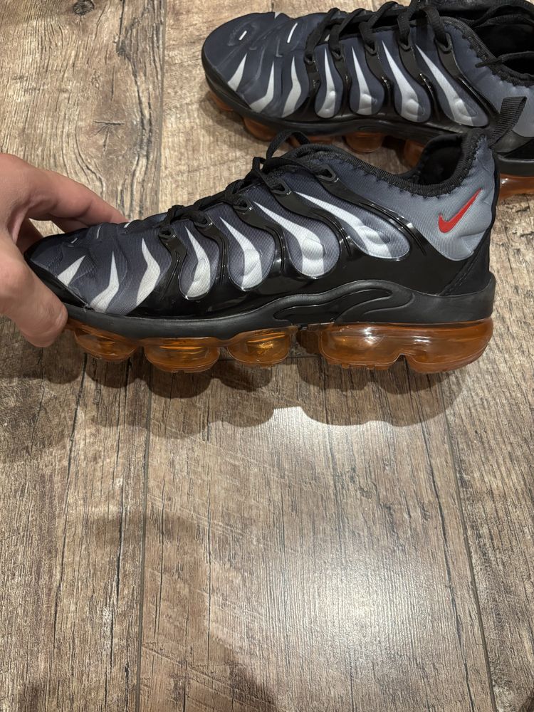 Nike air vapormax plus shark