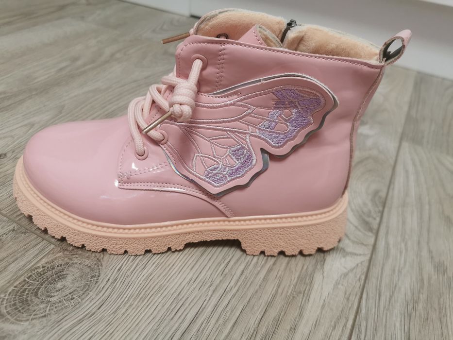 Детски розови боти