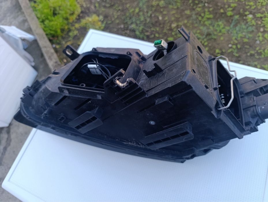 Оригинален фар за Audi Q5 8R