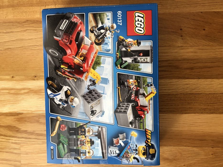 Lego City Police 60137 Cazul “Camionul de remorcare”