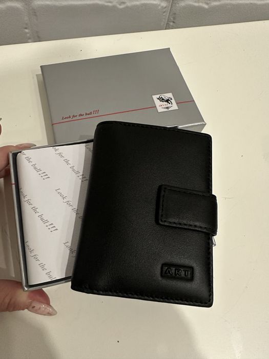 Дамски и мъжки раници,чанти,портмоне