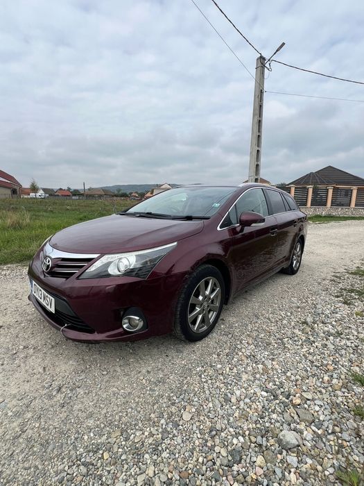 Toyota Avensis  2.0d. Faruri bi-xenon