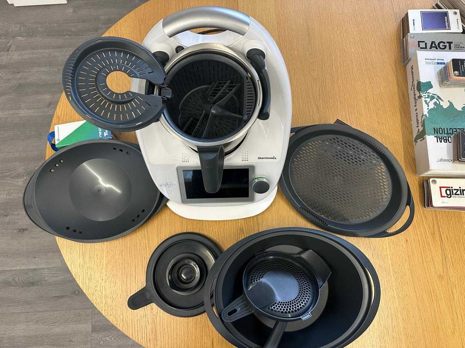 Robot de bucatarie Thermomix TM6-1 cu accesorii