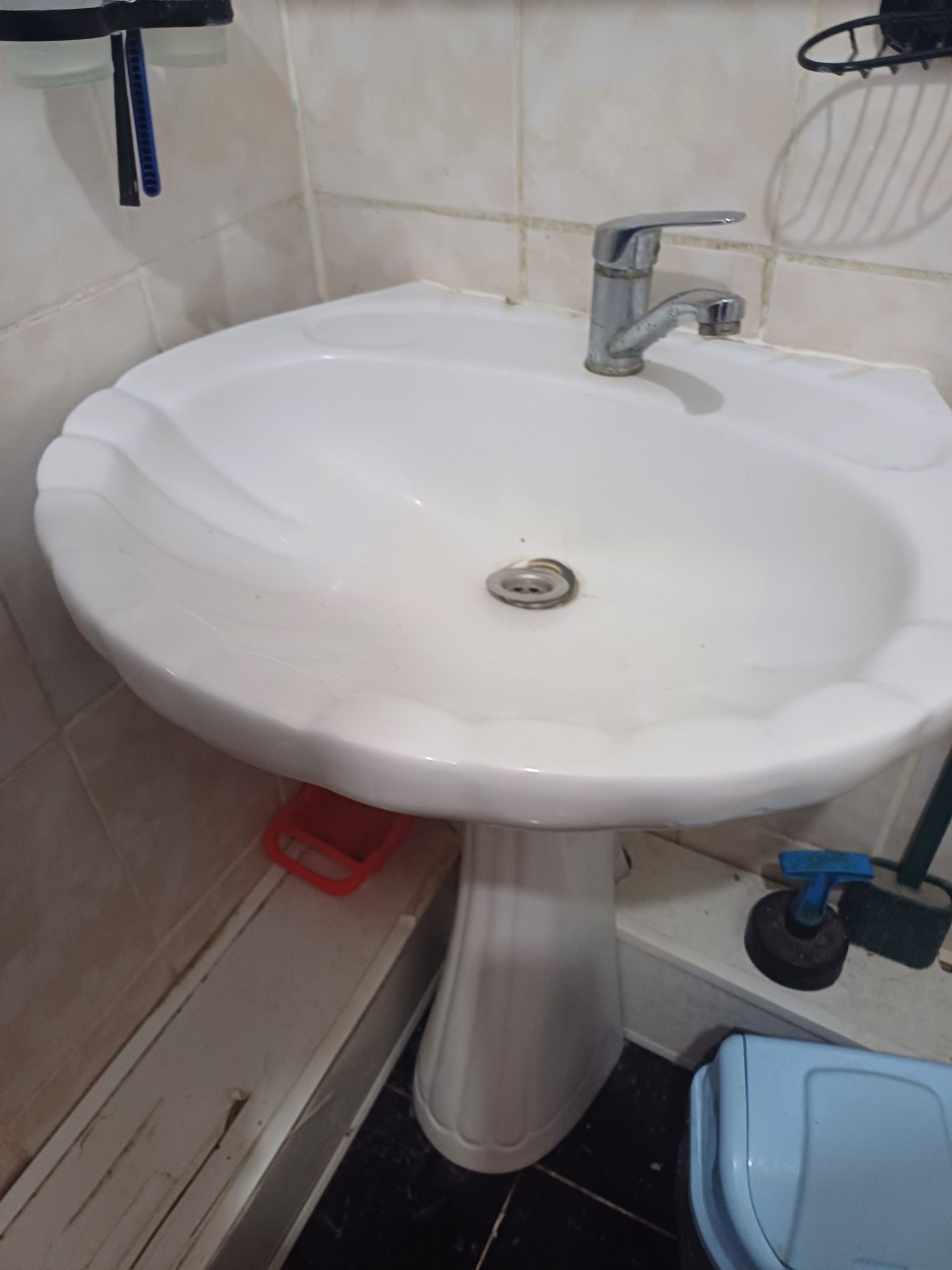 Продам раковину срочно
