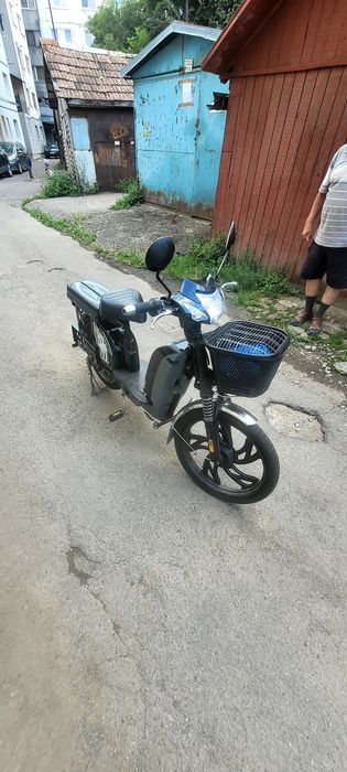 Vând scuter electric geeli util 2