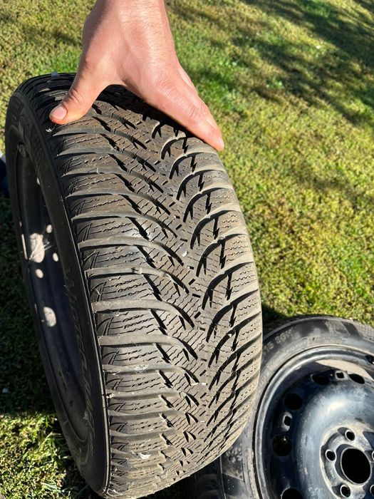 Vând roți VW cu anvelope de iarnă KUMHO