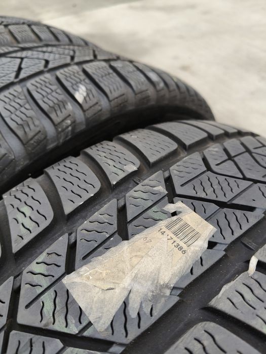 Cauciucuri de iarna Pirelli 225 55 R17, an 2020