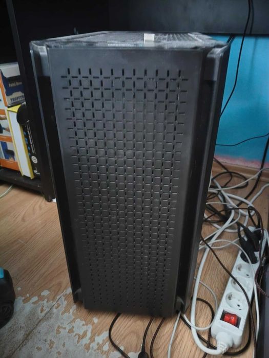 PC Calculator Gaming Editare Video-Foto i5 12600K, Radeon RX600, 32GB