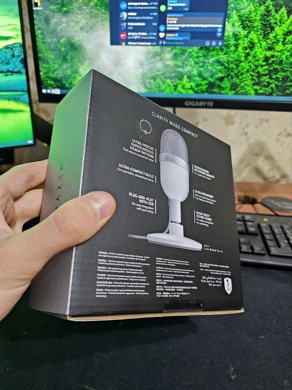 Микрафон Razer Seiren mini white