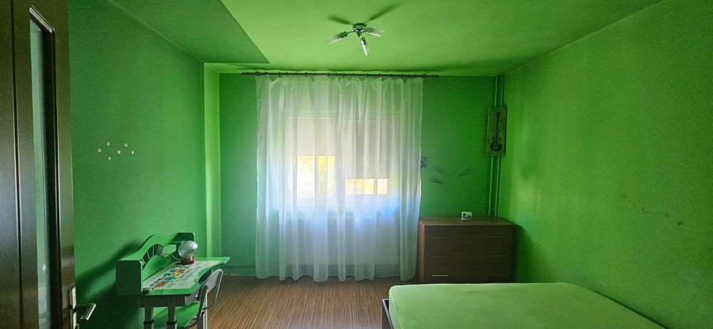 Inchiriez apartament 3 camere