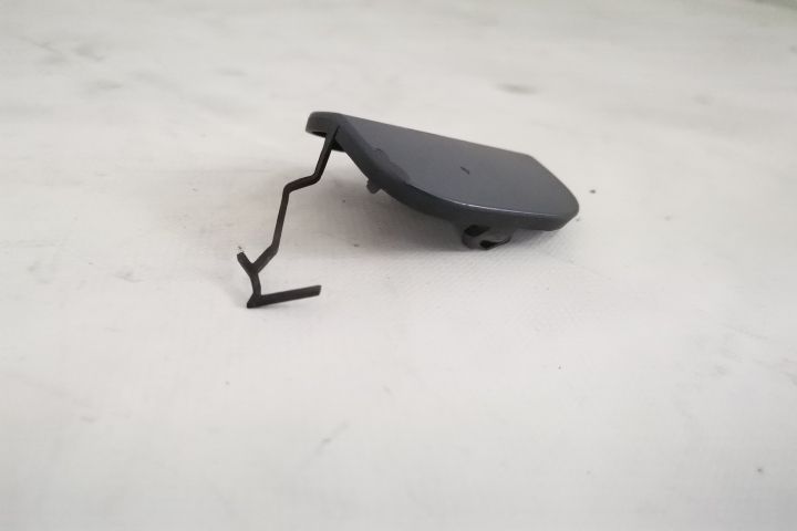 Capac Cui Tractare Bara Fata Original In Stare Buna Porsche  Cayenne