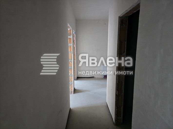 "Явлена" предлага голям четиристаен непреходен апа