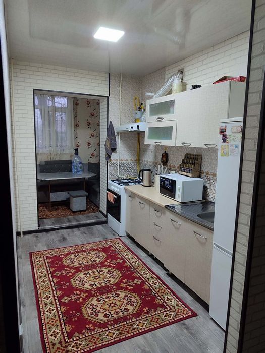 Эски Сергили 2/1/4 77серия 60 м² ремонтли уй сотилади.