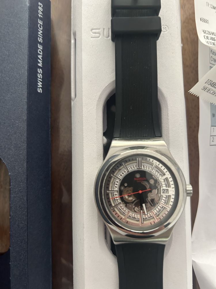 Механичен часовник swatch unisex