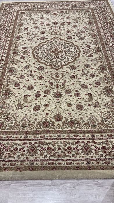 Продам Ковер в отличном состоянии