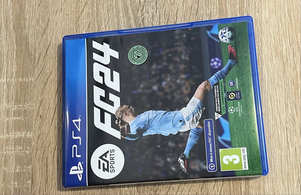 PlayStation 4 Slim + Controller + Joc FC24 – Stare excelentă!