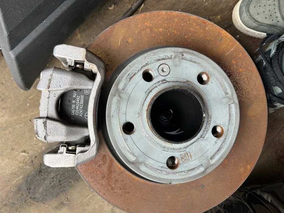 Fuzeta completa fara etrier stanga+dr Mercedes W177 A2474237600