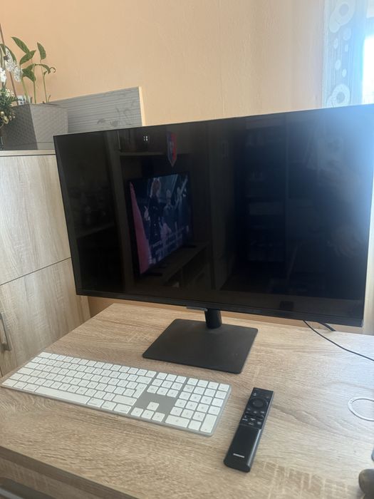 Samsung Smart Monitor M5