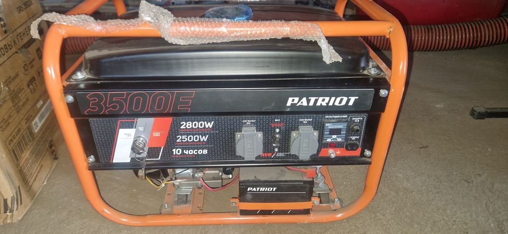 Генератор 3.5 квт почти новый