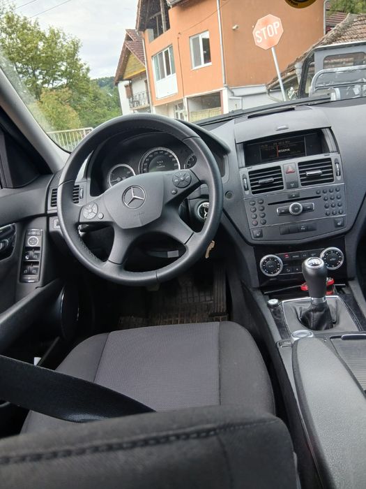 Vând Mercedes compresor