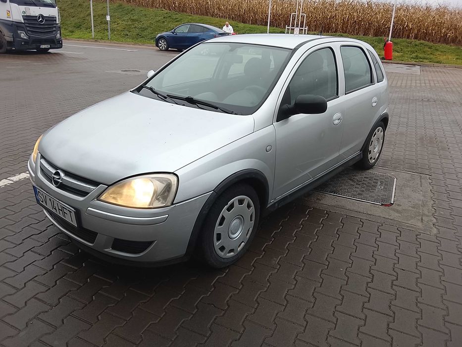 Vând CORSA an 2005
