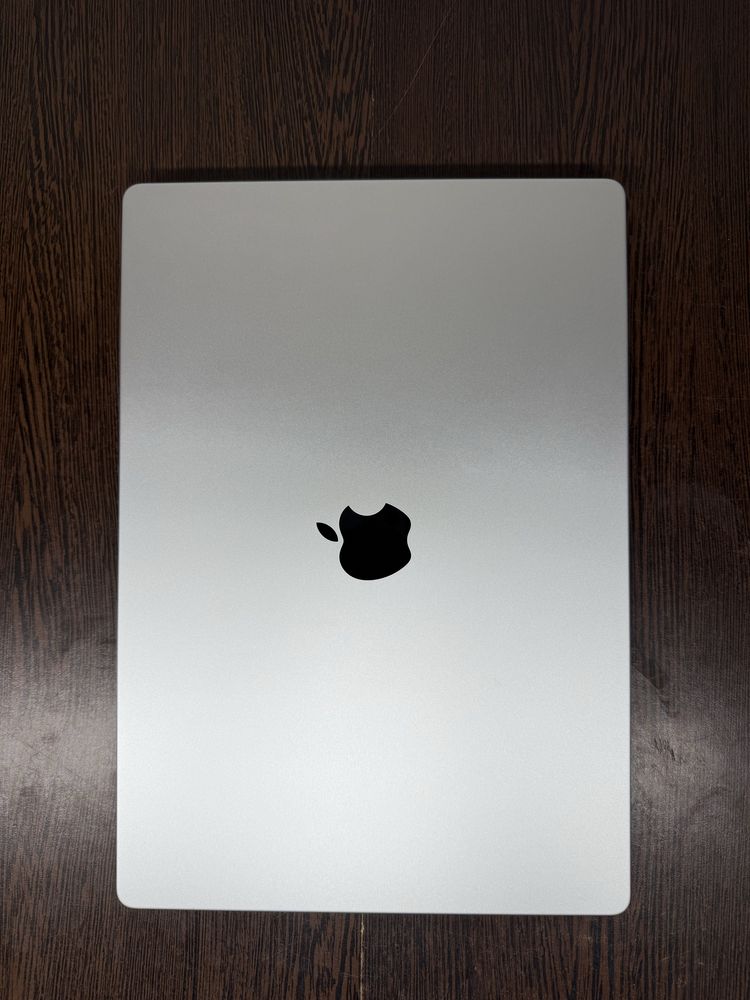Apple Macbook Pro 16 (2023), M2 Max, 32 Gb RAM, 1 Tb SSD, Silver