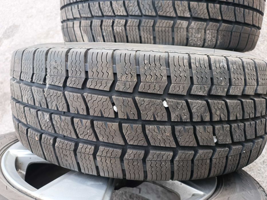 Зимни гуми  215/60/17 VREDESTEIN M+S DOT:1922 с лети джанти от VW T5