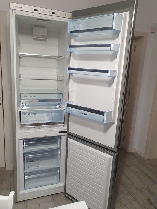 Combina frigorifica Bosch KGE39BL41, 339l