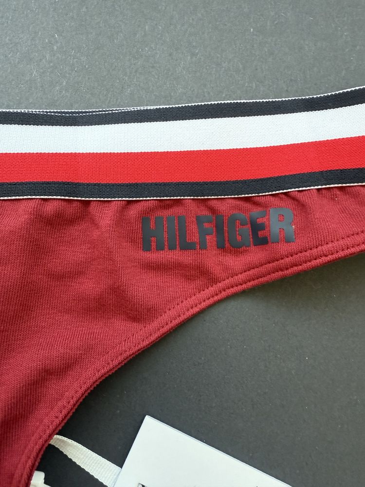 Комплект сутиен /75В/ и прашки /S/ Tommy Hilfiger