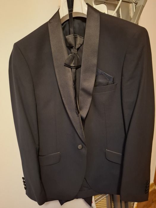 Costum ginerica in stare foarte bună