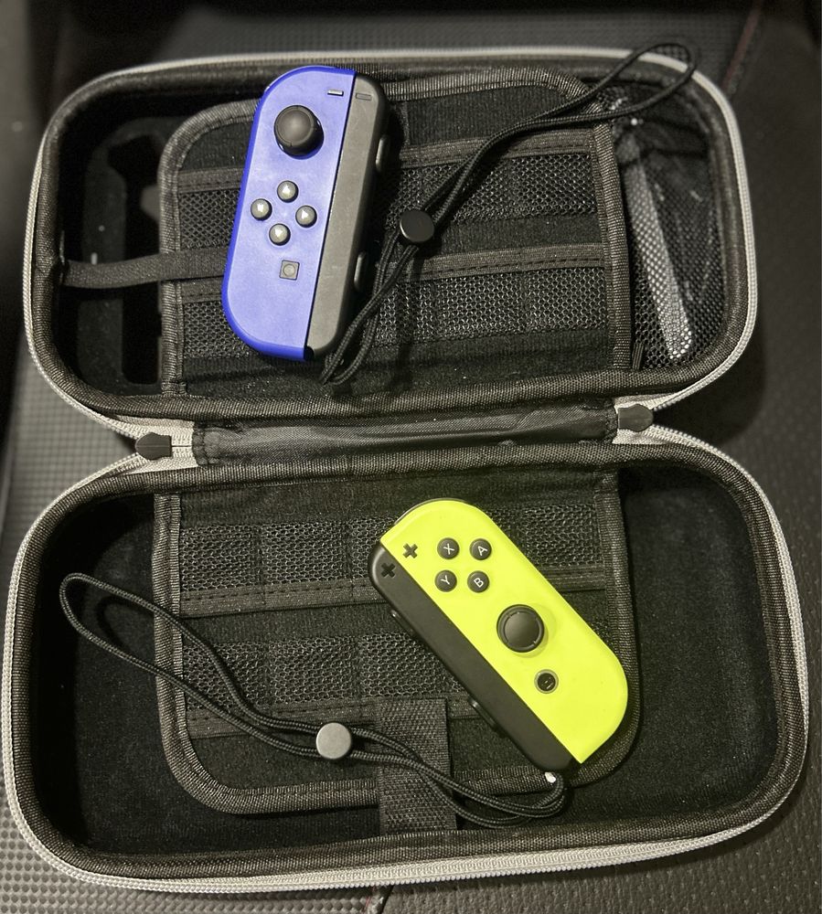 Nintendo Switch Oled, 4 джойкона и чехол