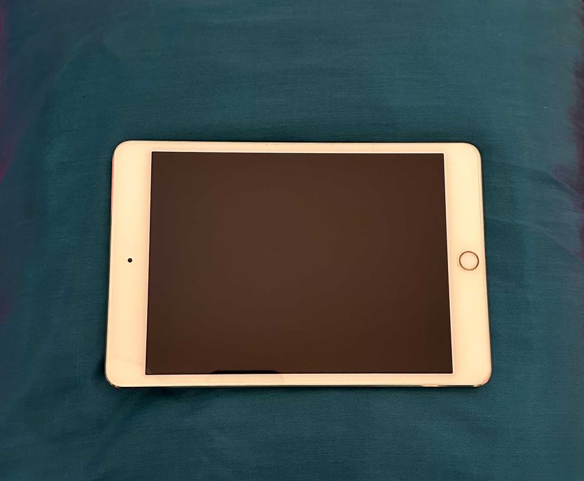 Таблет iPad mini 4 128 Gb