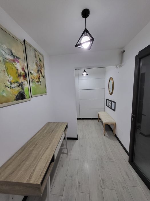 Închiriez apartament 3 camere