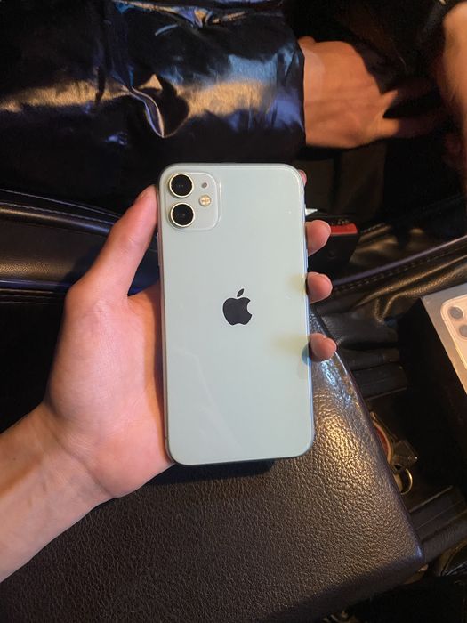 Продам Айфон 11 64gb