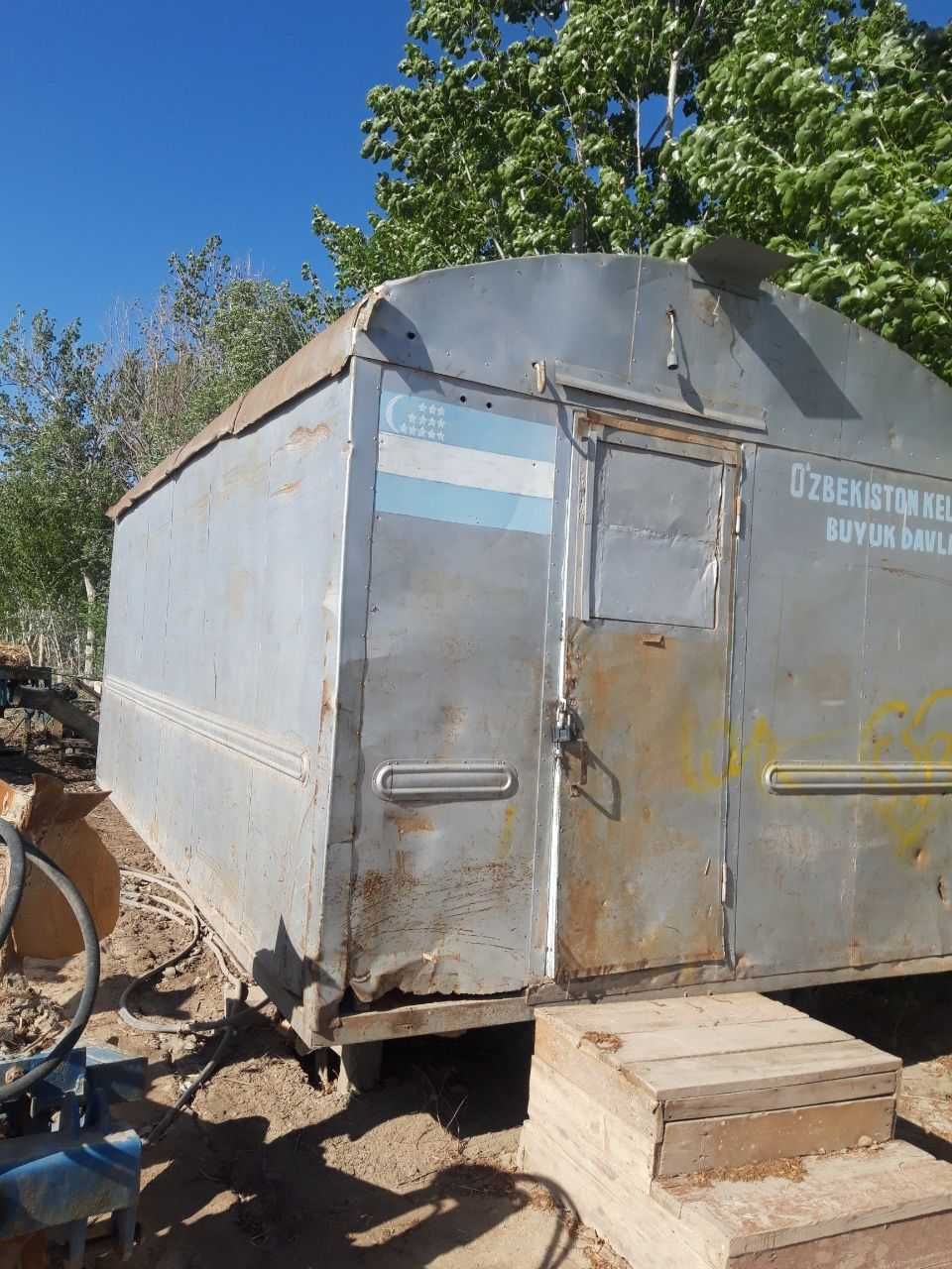 Домик на колёсах сотилади